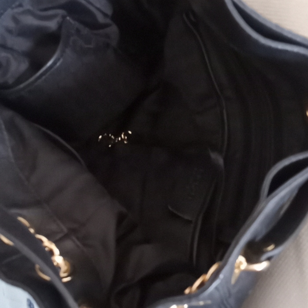 Michael Kors bkack hobo handbag - Picture 3 of 4